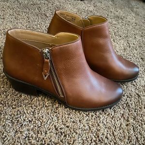 Jolene Vionic booties